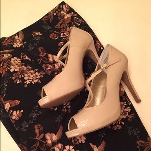 🍁 AUDREY BROOKE - Like New - Nude Heels 🍂